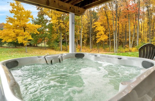 White Cloud House | Dragon House-By Hardy Dam-Hot Tub!