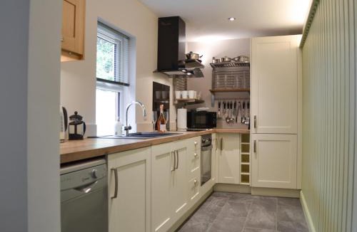 Beverley House | Dragonfly Cottage