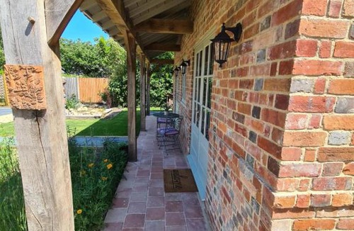 Christchurch House | Dragonfly cottage