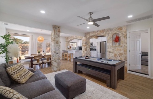 Lodge Acres House | Dragonfly Escape: Pool, FirePit, Games | Sleeps20
