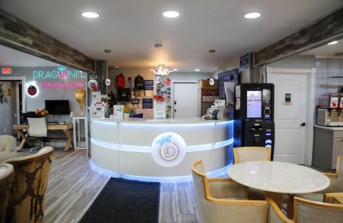 Hastings Hotel | Dragonfly Inn & Suites