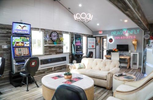 Hastings Hotel | Dragonfly Inn & Suites