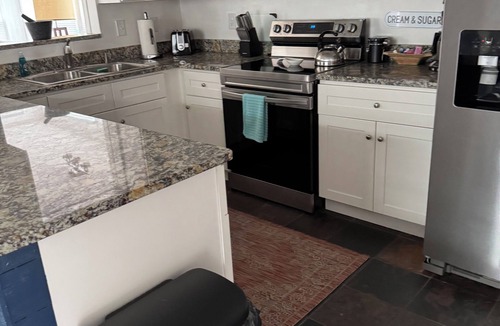 Holly Hill House | Dragonfly Landing: Close to Everything