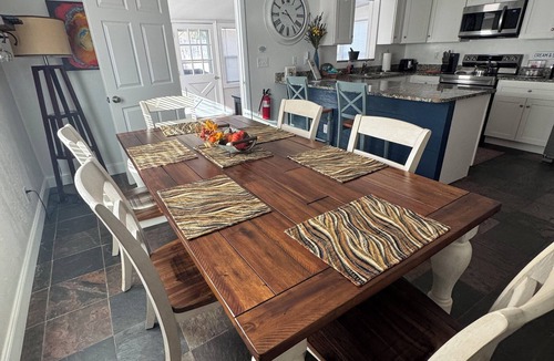 Holly Hill House | Dragonfly Landing: Close to Everything