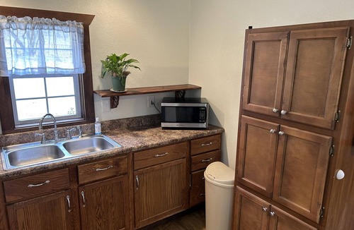 Camden County Cottage | Dragonfly Meadows Guesthouse