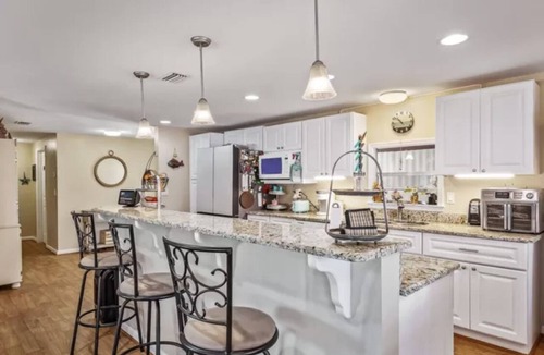 Crawfordville House | Dragonfly on the Canal