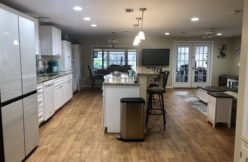 Crawfordville House | Dragonfly on the Canal