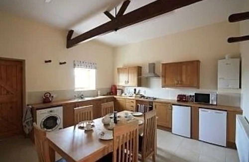 Twywell Cottage | Dragonfly Sleeps 4 (2 Bedrooms)