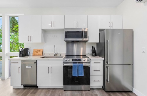 Capitol Hill Hostel | Dragonstone Sweet Suite