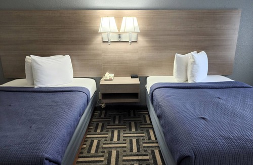 Hendersonville Hotel | Drakes Creek Inn