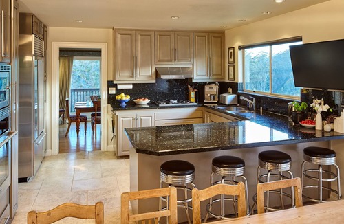 Tamalpais-Homestead Valley House | Dramatic Views, Spacious, Inviting Mill Valley Home