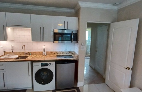 Lorna Doone House | Drayton Place Staycation - Private Lk/Pk Front Ste