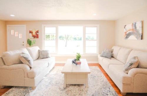 Clay House | Dream Acres Farm - 3 Bedrooms Kings/Queen/ Near Base