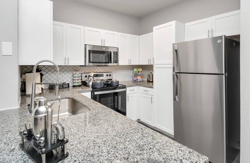 Central Southwest House | Dream Away 2 Bedroom 1 Bath Sleeps 6 Near NRG & Dwtwn Gym Pool