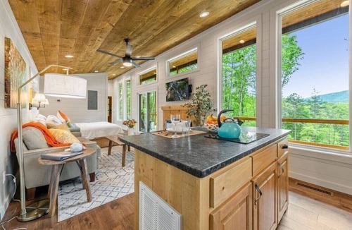 Mineral Bluff Cabin | Dream Big in this new Tiny Home! Hot tub, firepit