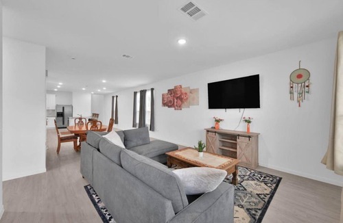 Conroe House | Dream Catcher Haven in charming Willis
