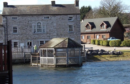 Tewitfield Cabin | Dream Catcher Lodge