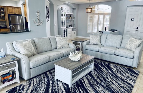 Pelican House | Dream catcher, where your dreams come true! Beachy waterfront Villa Heated pool