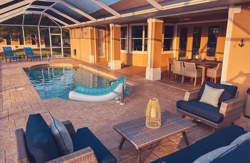 Pelican House | Dream catcher, where your dreams come true! Beachy waterfront Villa Heated pool