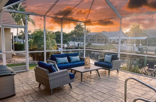 Pelican House | Dream catcher, where your dreams come true! Beachy waterfront Villa Heated pool