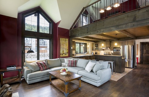 Stoneham Cottage | Dream Cottage Overseeing Ski Slopes (25yo and higher to rent only)
