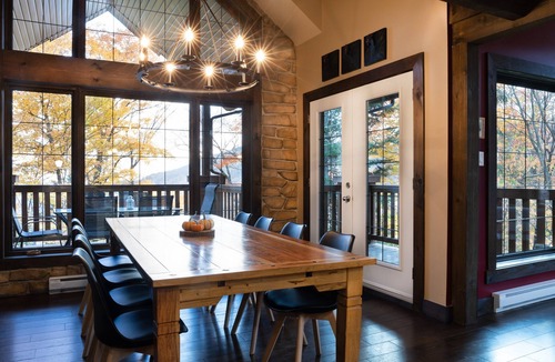 Stoneham Cottage | Dream Cottage Overseeing Ski Slopes (25yo and higher to rent only)