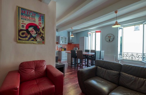 Alignan-du-Vent Apartment | DREAM COLOR APARTMENT