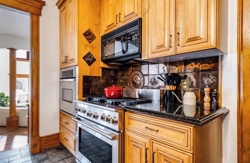 Ruthven Hotel | Dream Estate Inn