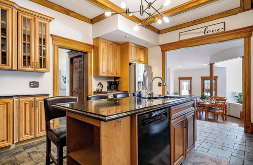 Ruthven Hotel | Dream Estate Inn