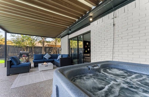 Carrollton House | Dream GetAway/Pool+HotTub+Games+Pet Friendly