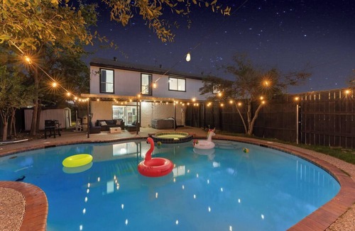 Carrollton House | Dream GetAway/Pool+HotTub+Games+Pet Friendly