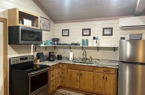 Bastrop House | Dream Glamping in Texas in this Cozy, Pet-Friendly Cabin in Bastrop