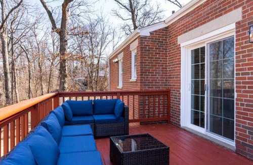 College Park House | Dream home. Centrally located near DC, parking.