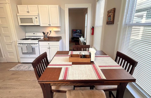 Dwight Apartment | Dream Home Haven