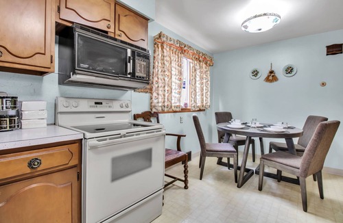 Niagara Falls House | Dream house which is near to beautiful niagara falls.