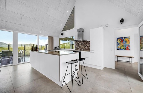 Kryle House | Dream house with pool, whirlpool and activity room.