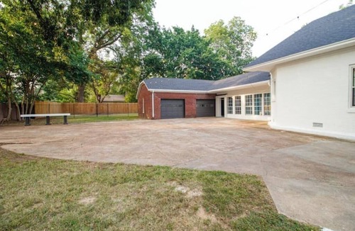 Jonesboro House | Dream house with pool!