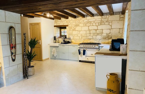 Berrie Villa | Dream house with swimming pool surrounded by vineyards