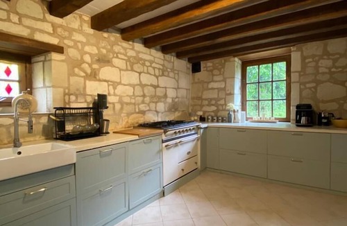 Berrie Villa | Dream house with swimming pool surrounded by vineyards