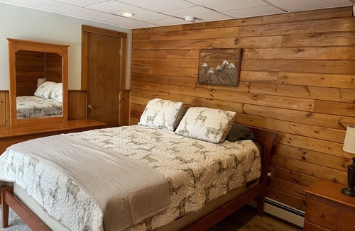 Lake George Cabin | Dream Lake, Lake George 5 bedrooms, fireplace, game room, outdoor deck, fire pit