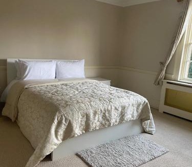 Stanwell House | Dream Lodge