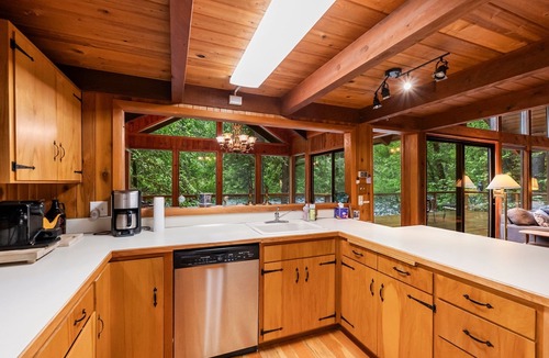 Blue River Cabin | Dream River Cabin - Riverfront