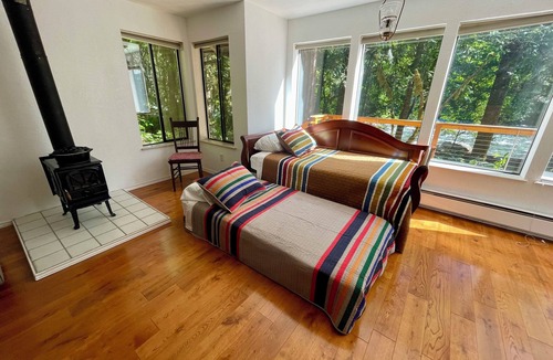 Blue River Cabin | Dream River Cabin - Riverfront