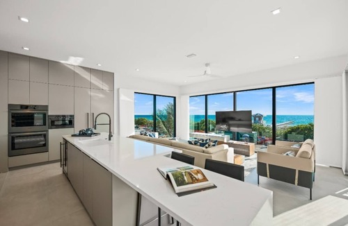 Bradenton Beach House | Dream State ~ Gulf Front/Across from Beach!