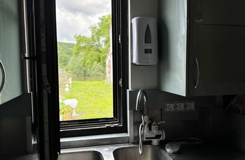 Cleon Cottage | dream stay on the river with Kayak Boat Bicycles Close to Paris both world
