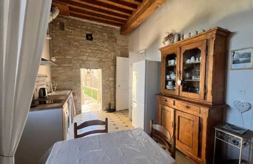 Castelnau-Valence House | Dream stay in a twelfth-century castle