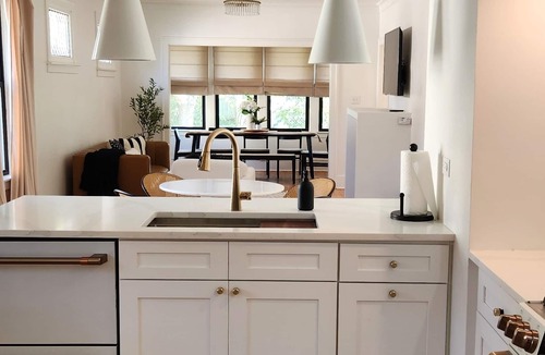 Homewood House | Dream Stay - Modern Bungalow Near Downtown