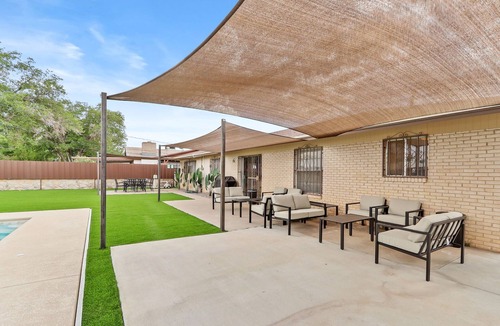 Biggs Field House | Dream Vacation Airport 10 Guest Fort Bliss Pool