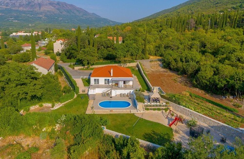 Gruda House | Dream vacation home “Summer Paradise