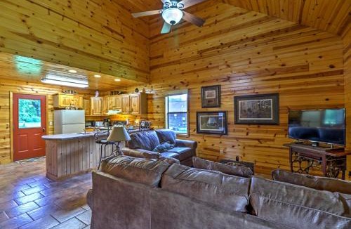Mountain View House | Dream Valley Mountain View Cabin w/Covered Porch!
